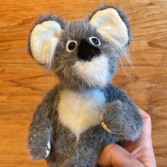 Vintage 1993 Ty Brisbane with Articulating Arms - Picture 7 of 7